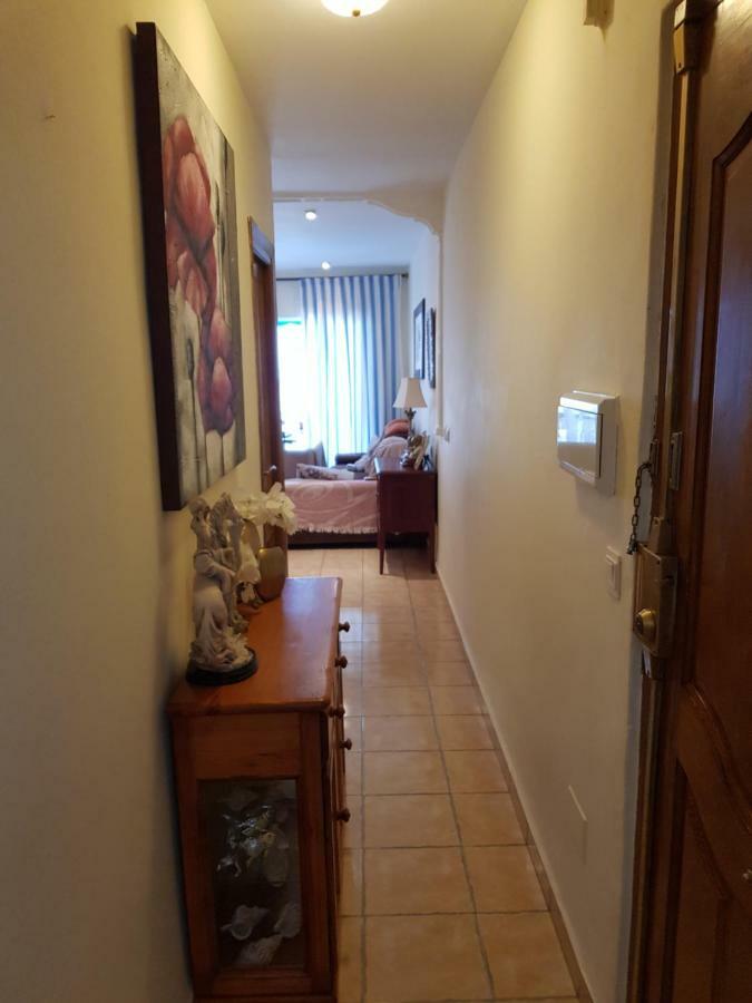 Tropical Avenida Andalucia Apartment